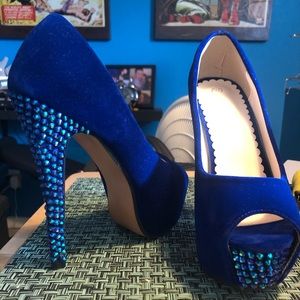 Wedding shoes velvet blue